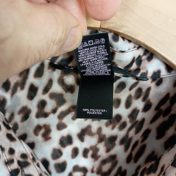 Victorias Secret Sheer Leopard Print Blouse Small Roll Tab Long Sleeve Button Up - Picture 9 of 10